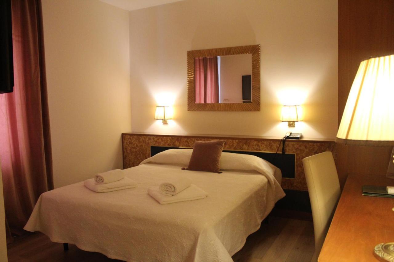 Hotel Villa Pigalle Tezze sul Brenta Eksteriør billede