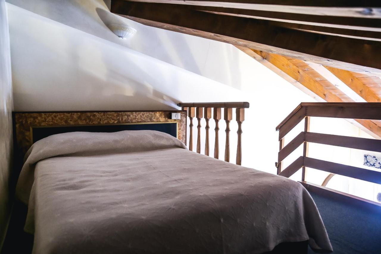 Hotel Villa Pigalle Tezze sul Brenta Eksteriør billede