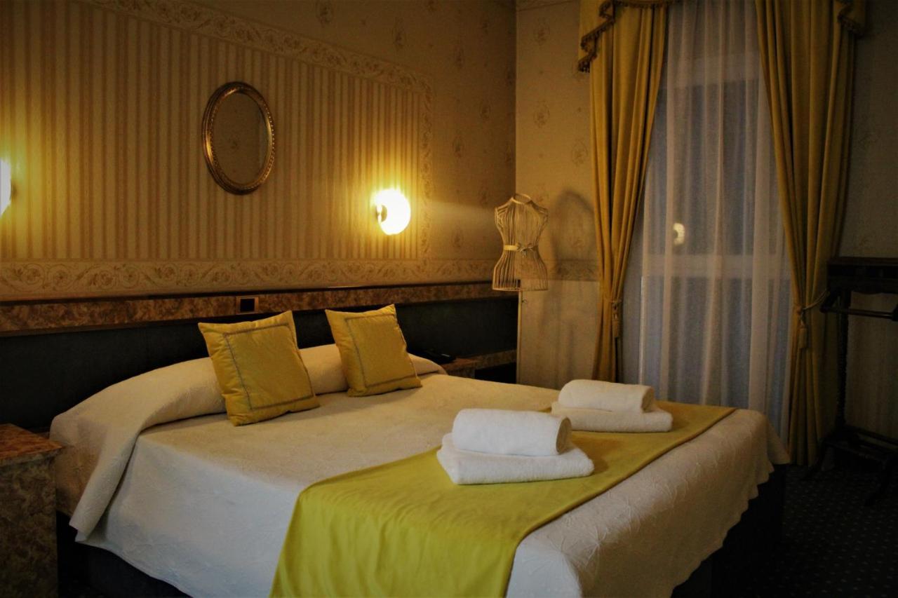 Hotel Villa Pigalle Tezze sul Brenta Eksteriør billede