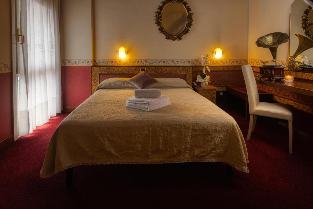 Hotel Villa Pigalle Tezze sul Brenta Eksteriør billede